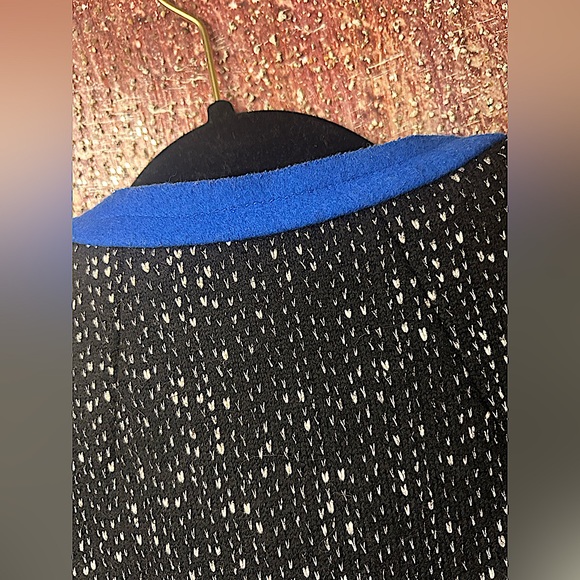 RAG & BONE Ezra Tweed Blazer
Classic Fit Blazer - Picture 6 of 12